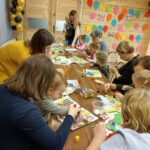 Przedprzedskole - zdjecie przedstawia zajęcia z dziećmi