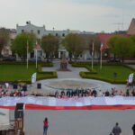 Ksiąski rynek na biało i czerwono