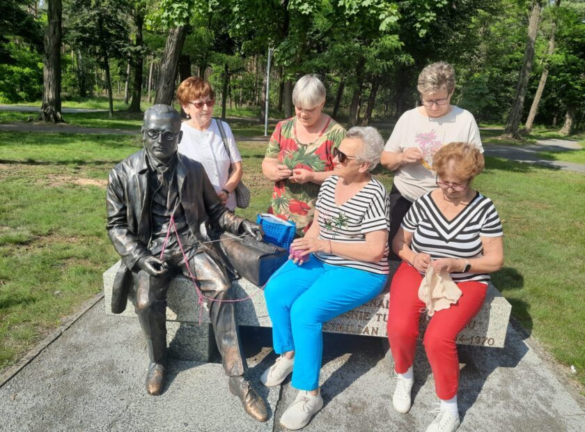 2025.06.14 Światowy Dzień Robienia na Drutach i Szydełkowania w Miejscach Publicznych (10)