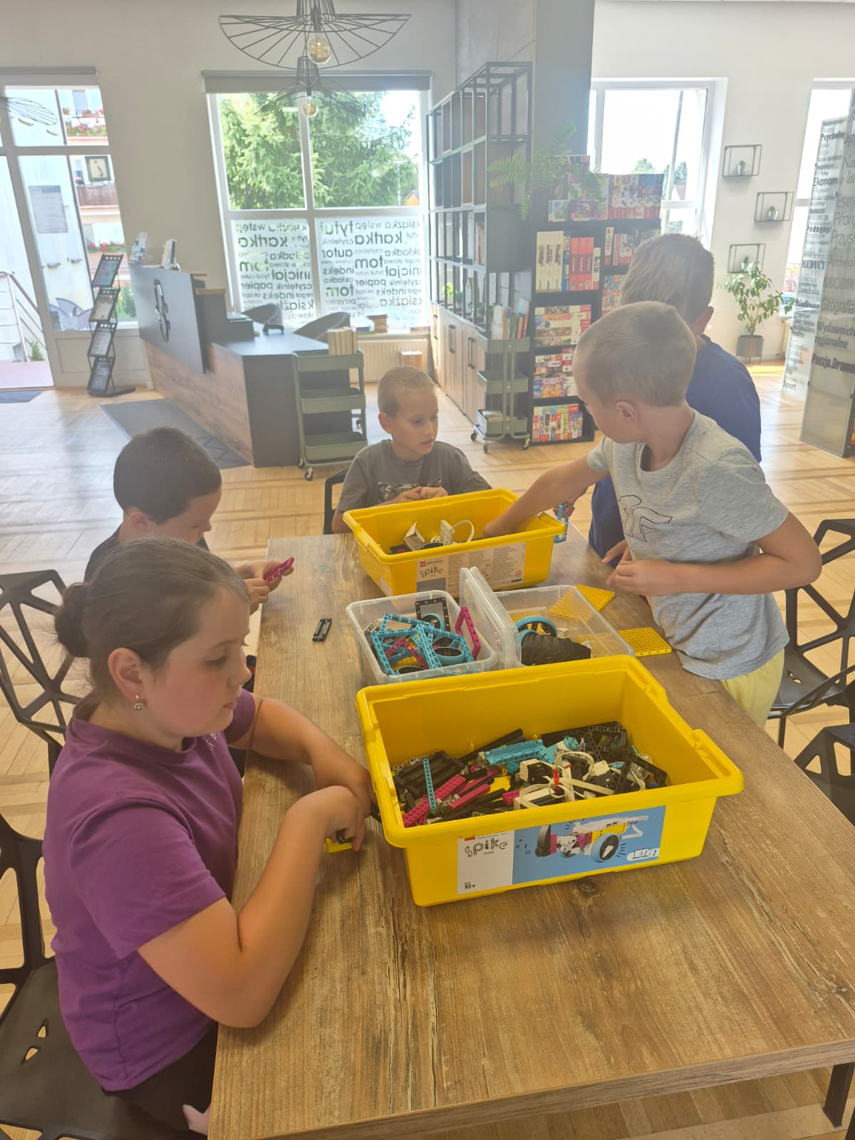 Zbudowali roboty według własnego pomysłu