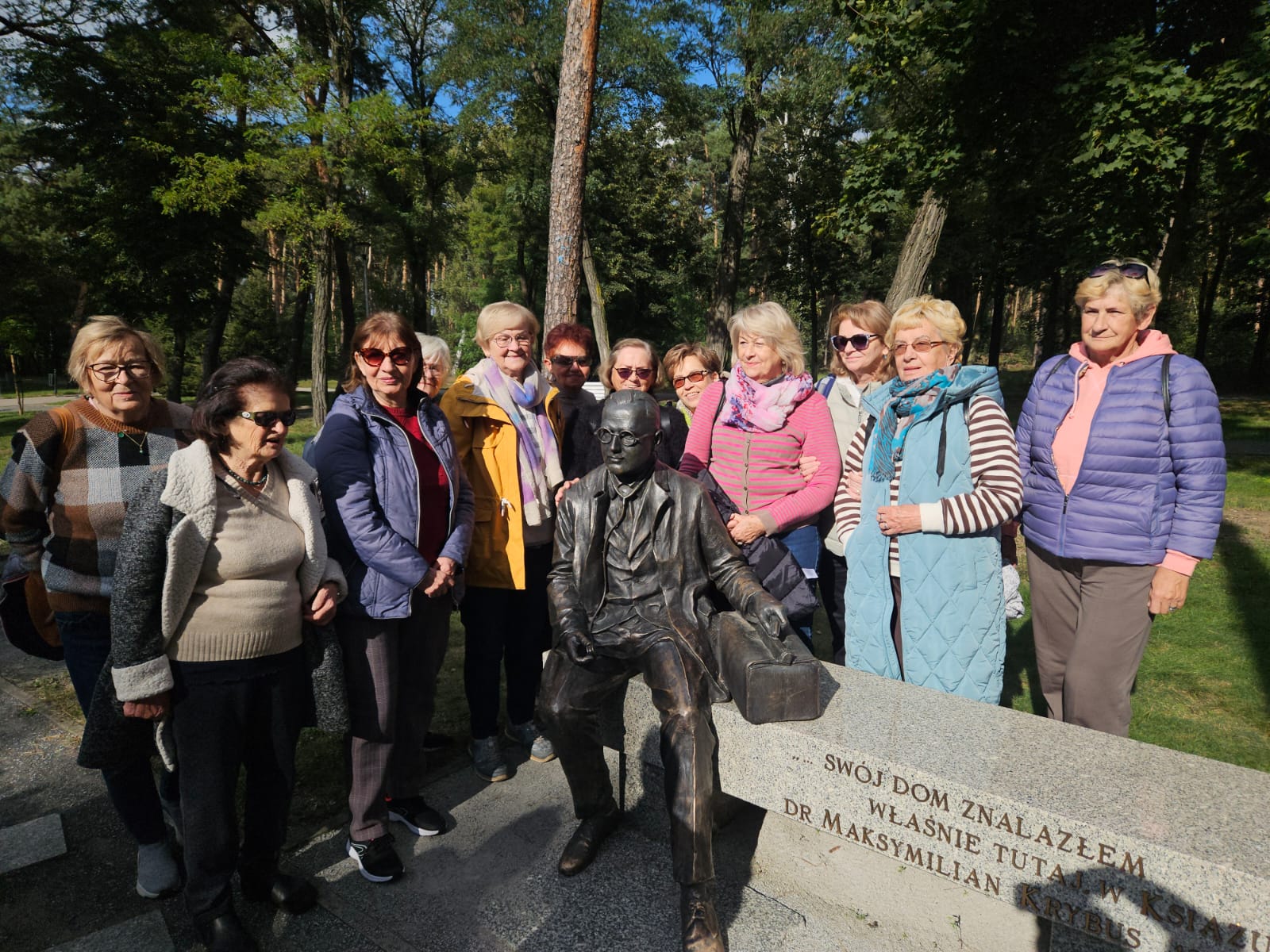 Seniorzy z Poznania z wizytą w Książu Wlkp.