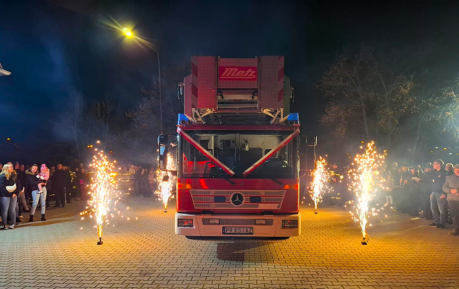 2025.11.07 powitanie wozu strażackiego (63)