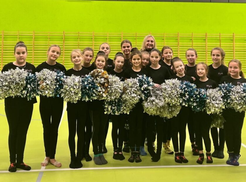 2025.11.7 do 9 warszttay mażoretkowe z Lenką (20)