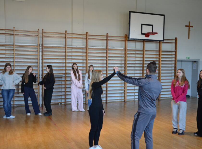 2026.02.03 Warsztaty z samoobrony i I pomocy dla dzieci Kultura w ruchu (39)