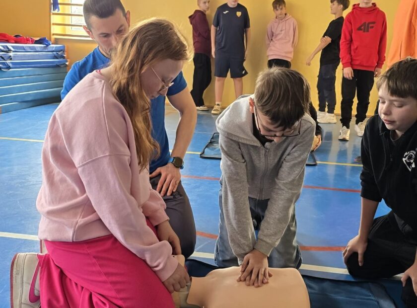 2026.03.10 Warsztaty z samoobrony i I pomocy dla dzieci (8)