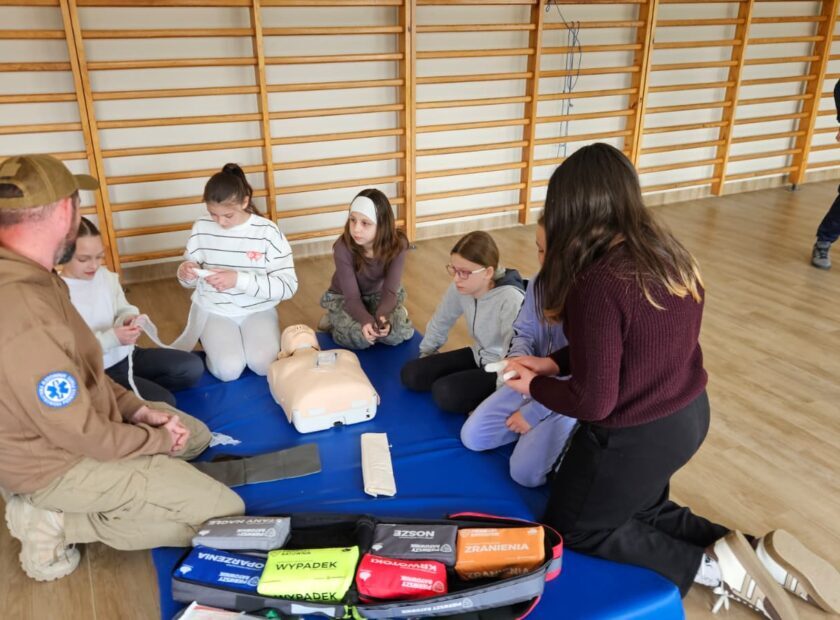 2026.04.14 Samoobrona i pierwsza pomoc w Chwałkowie Kośc (42)